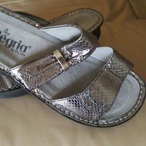 Women's Alegria Shoes - size 8 - Silver snakeskin